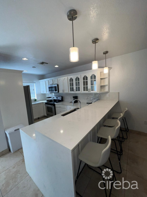 Lower Valley Luxury Townhouse