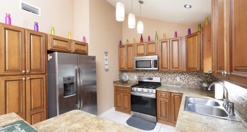 Single Family Home - 3 Bed 2 Bath - Newlands