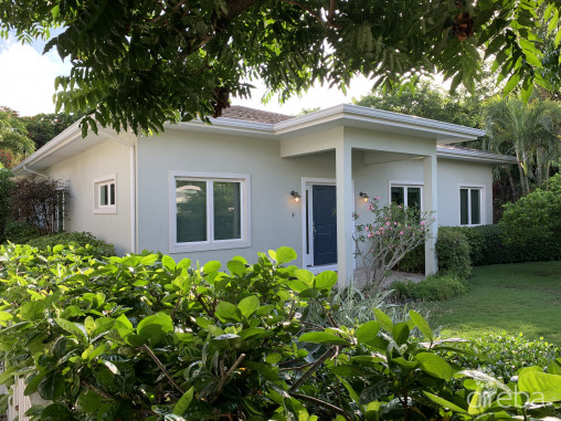 Timeless Designer South Sound Home With Pool  And Guest Cottage