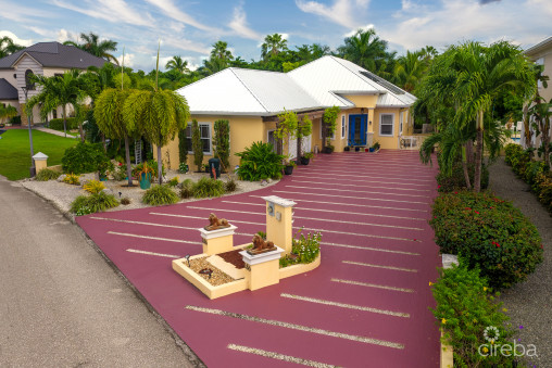 Bimini Drive - Large Family Home In Gated Grand Harbour Community