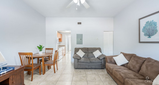 #25 Executive Suites, Prime Location  1 Bed Middle Unit