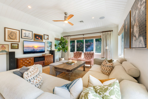 Timeless Designer South Sound Home With Pool  And Guest Cottage