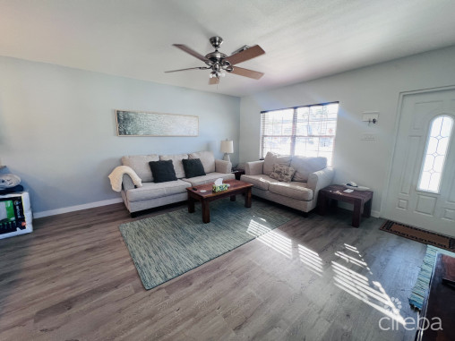 Palm Springs Spacious One Bed - Rare Find