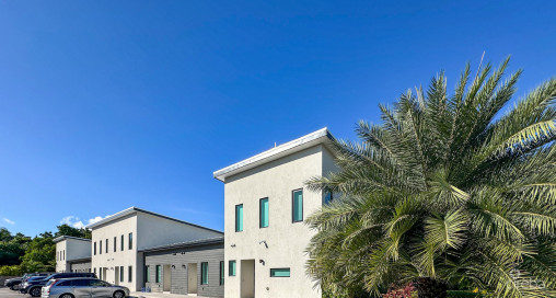 Amaray 1 Bedroom Contemporary Condominium