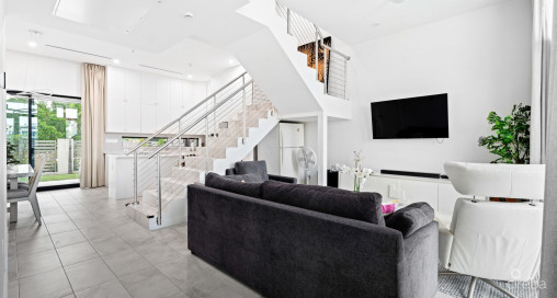 Bahia #6 (south Sound 3 Bed / 3.5 Bath Modern Townhouse)