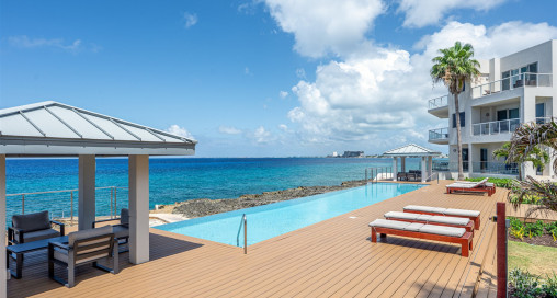 Seaview Oceanfront Penthouse - Elevated Elegance!!