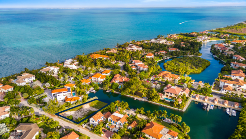 Vista Del Mar- Executive  Estate Canal Lot
