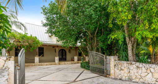 Savannah 3 Bed/3.5 Bath Charming Cottage Home With Income Producing Unit