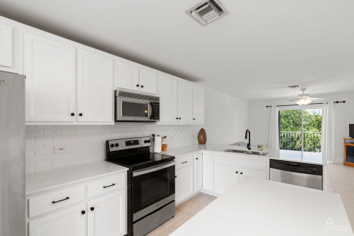 Cayman Escape #7 Canalfront With Dock