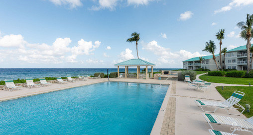 Ocean Front Top Floor Large Three Bed Ocean Pointe Villas