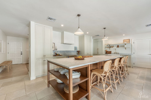 Snug Harbour Designer Renovated 4 Bedroom Home