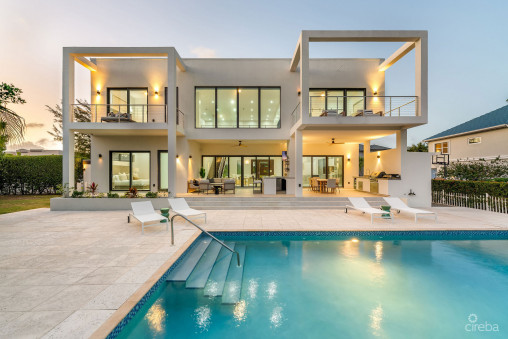 Daum Quay 12, Crystal Harbour Canal Front Home