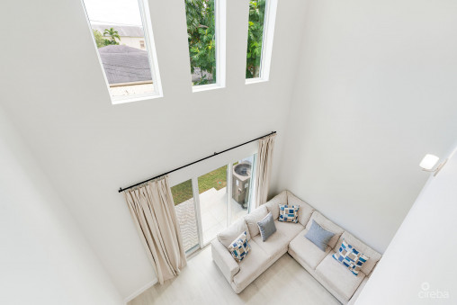 Spacious & Modern 3 Br Townhome - Excellent Location!