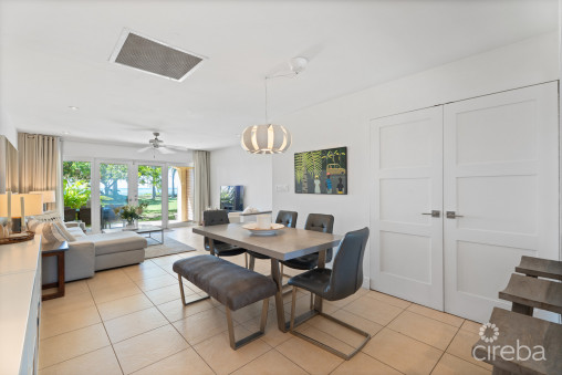 Pirates Lair 10 - South Sound Oceanfront Townhome