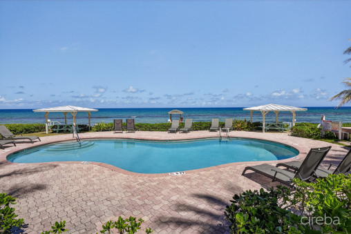 2 Beachfront Units Side By Side - Northern Lights