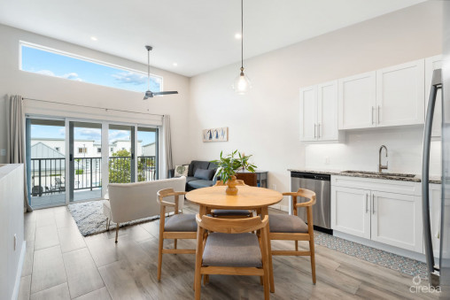 Never Rented Top Floor 1-bed Downtown Reach