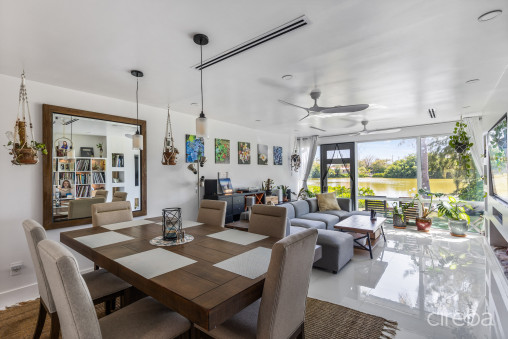 #6 Lakeshore Villas / 2 Bed Plus Den / 3 Bath