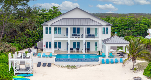 Coral Vista  High-yield Beachfront Estate With Unbelievable Returns Of 9.5% Net!