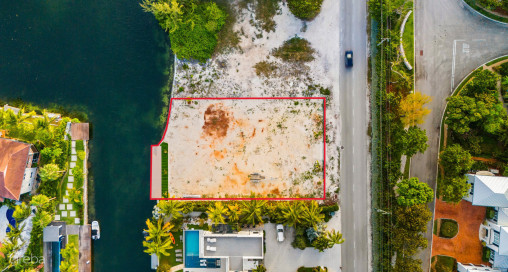 North Creek At The Yacht Club  Fenced, Gated And With New Dock