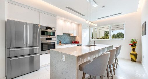 Solara Upgraded 3 Bed End Unit Townhome