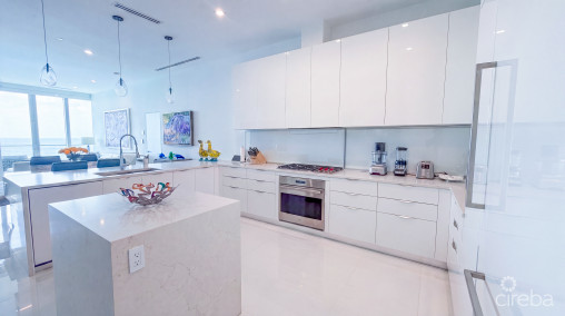 Fin 11 - Oceanfront Condo