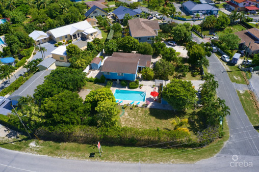3 Br Home With Pool In Coral Gables On .47 Acres