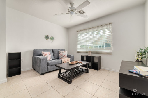 Lakeside 1 Bed / 1 Bath Near Camana Bay