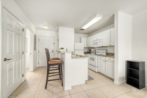 Lakeside 1 Bed / 1 Bath Near Camana Bay